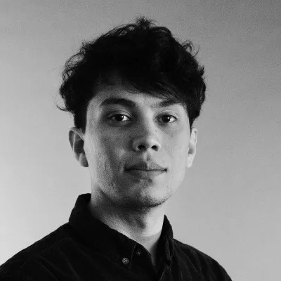 Saul Osuna, Senior Graphic Designer from Mexico City, Mexico – expert in visual identities with 8+ years of experience working with global clients and agencies.